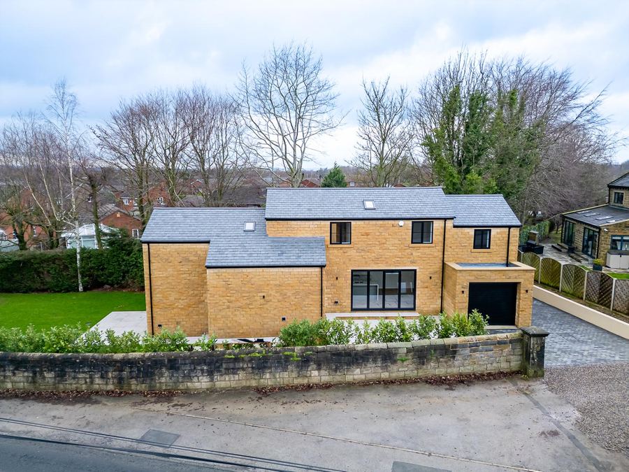 Detached · Garage — Leeds project by Alwoodley Building